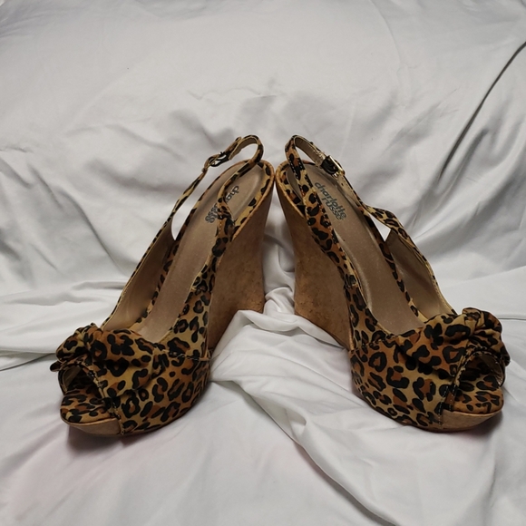 Women's Wedge Sandal - Picture 1 of 6